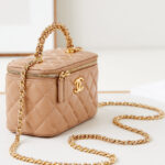 Chanel Clutch With Chain AP4168